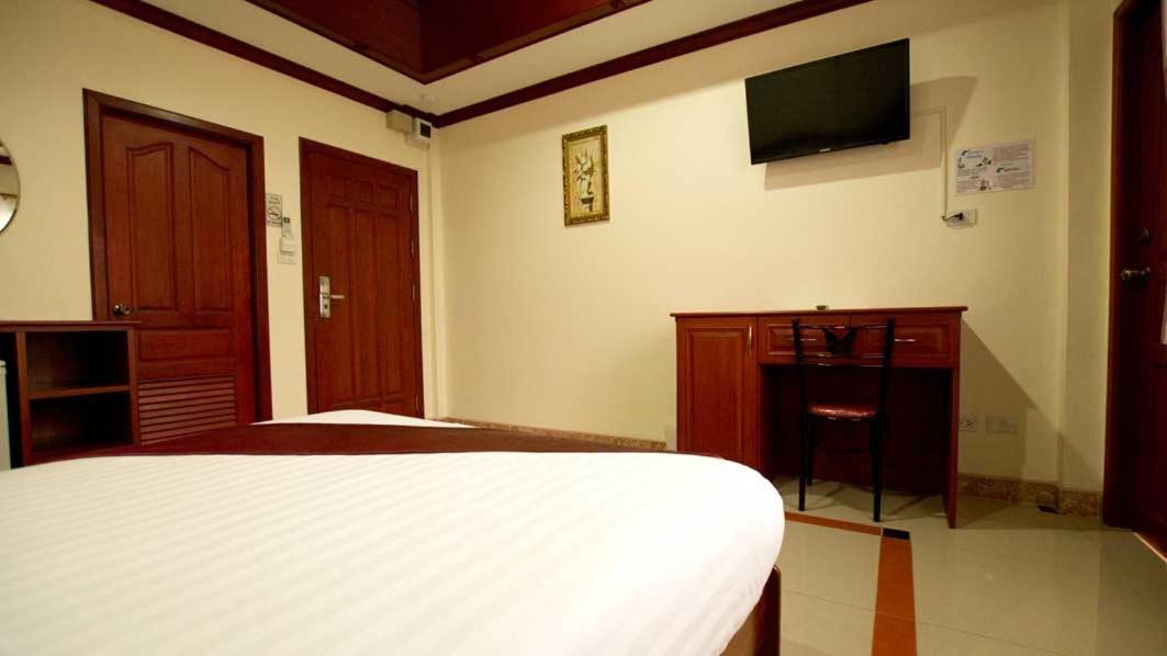 Bluebird Inn Pattaya Exteriör bild