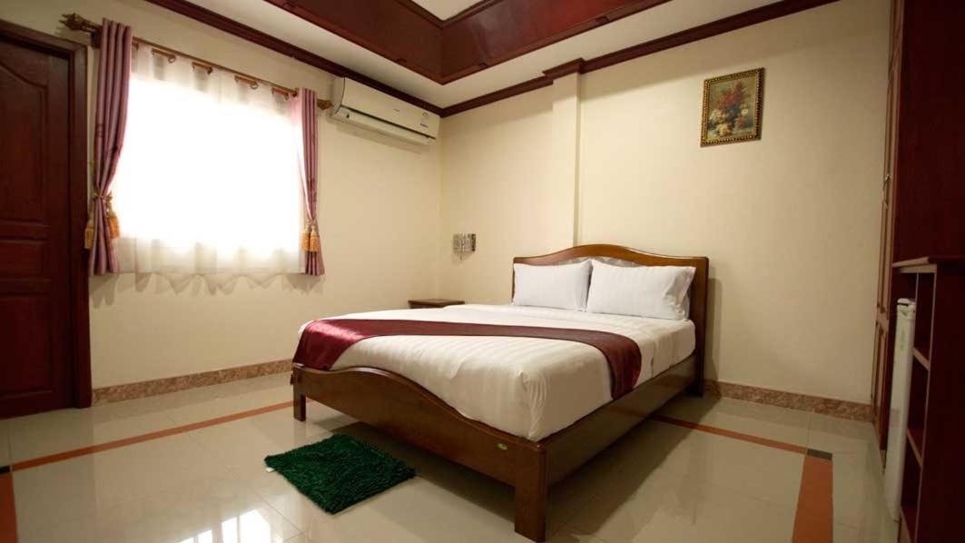 Bluebird Inn Pattaya Exteriör bild