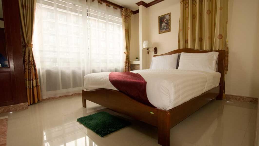 Bluebird Inn Pattaya Exteriör bild