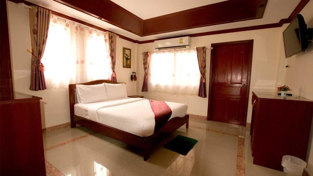 Bluebird Inn Pattaya Exteriör bild