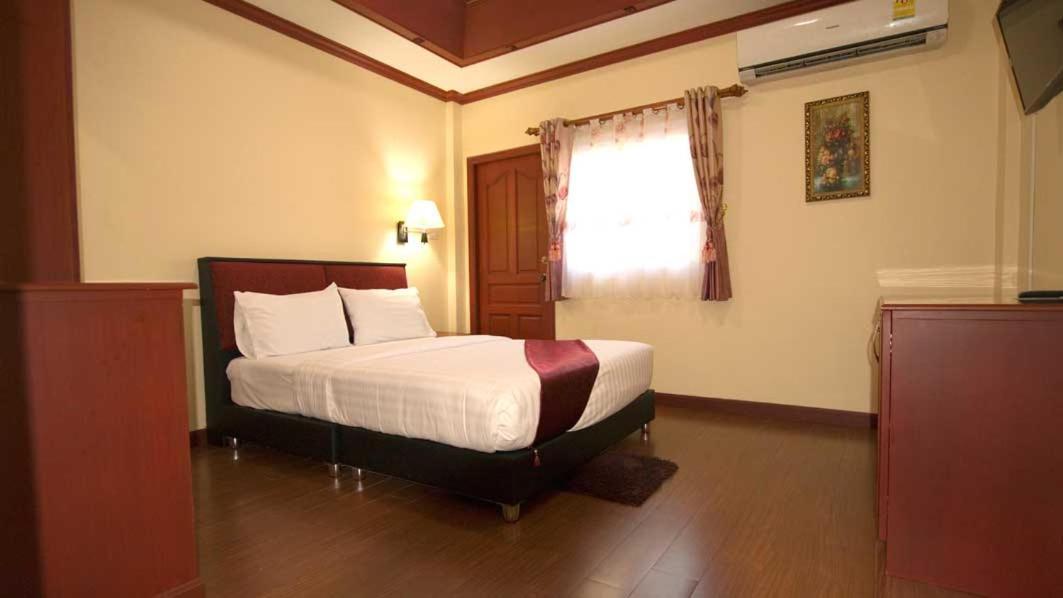 Bluebird Inn Pattaya Exteriör bild