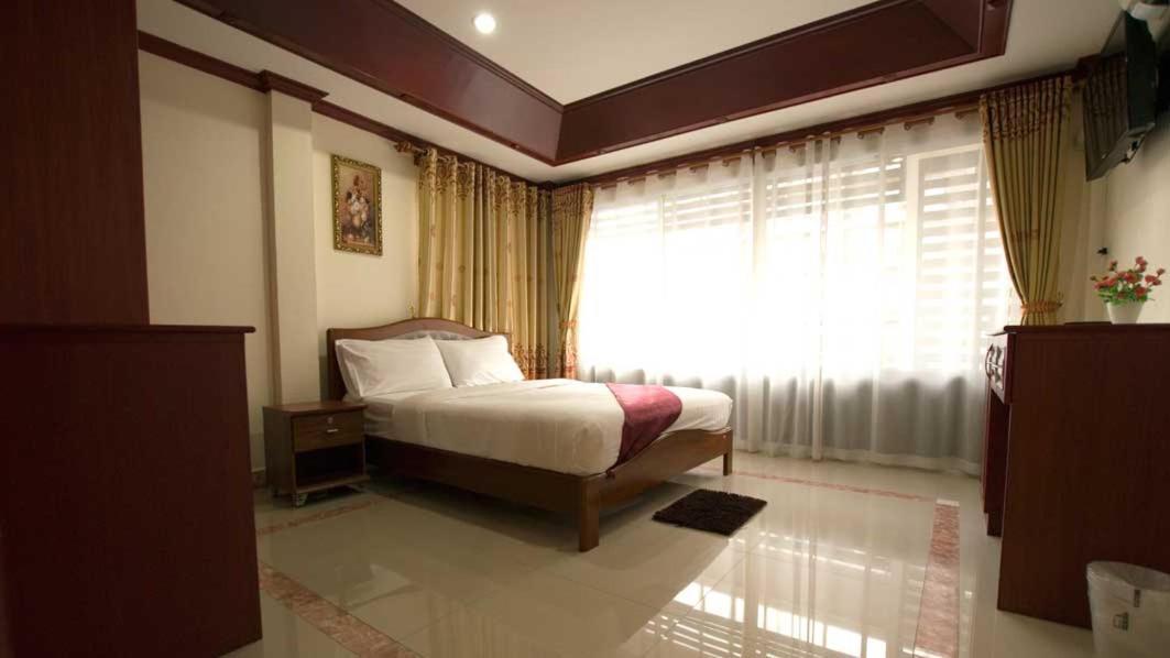 Bluebird Inn Pattaya Exteriör bild